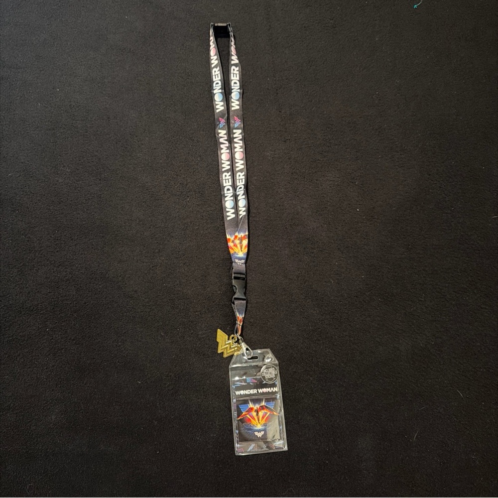 New Wonder Woman Lanyard New Key‎ Chain With Gold Logo Plastic ID Holder